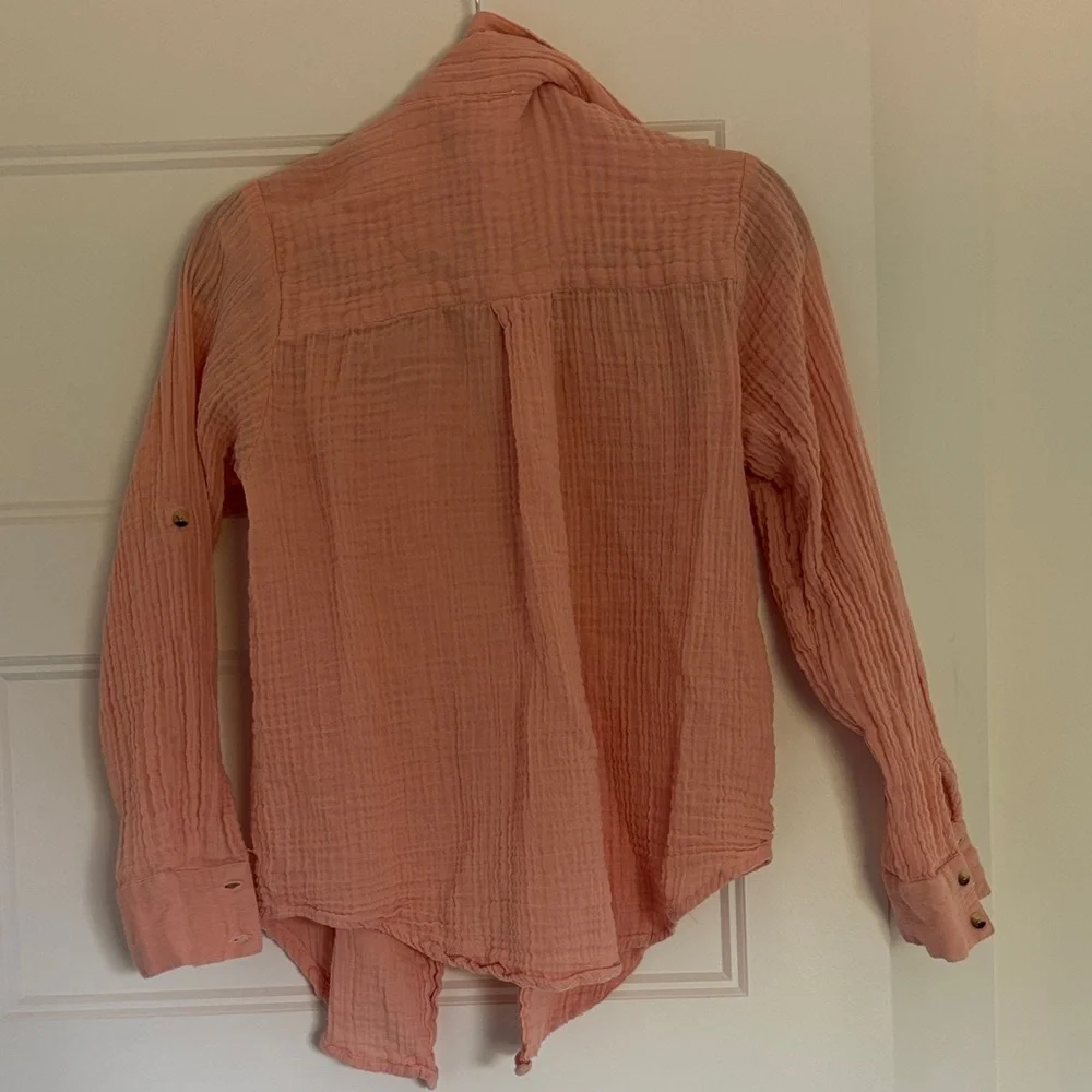 Japna Women's Coral Button-Down Shirt - Picture 8 of 11